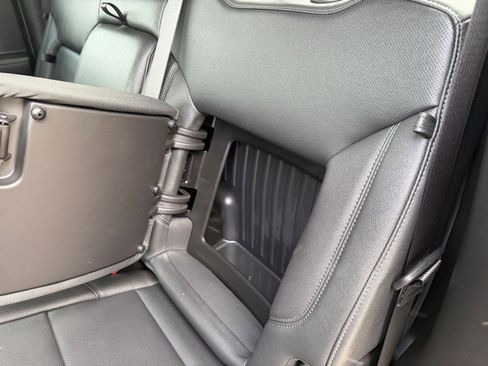 Used 2025 GMC Sierra 1500 SLT w/ SLT Premium Package image 11