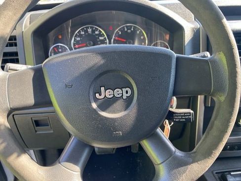Used 2010 Jeep Liberty Sport w/ Popular Equipment Group AWD/4WD image 22