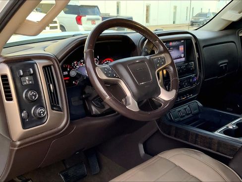 Used 2015 GMC Sierra 2500 Denali w/ Duramax Plus Package image 15