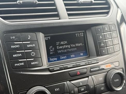 Used 2019 Ford Explorer XLT AWD/4WD image 6