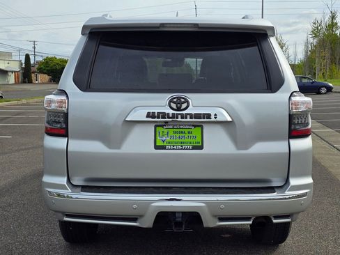 Used 2020 Toyota 4Runner Limited AWD/4WD image 4