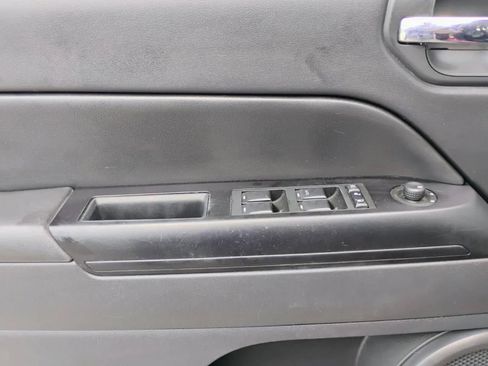 Used 2017 Jeep Patriot High Altitude image 18