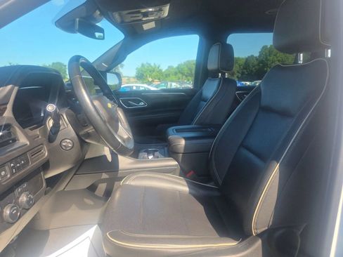 Used 2023 Chevrolet Suburban Premier RWD image 6