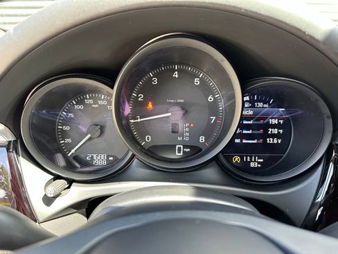 Certified 2024 Porsche Macan AWD/4WD image 24