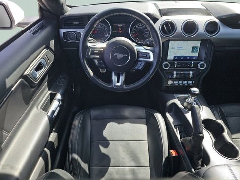 Used 2022 Ford Mustang GT Premium RWD image 4