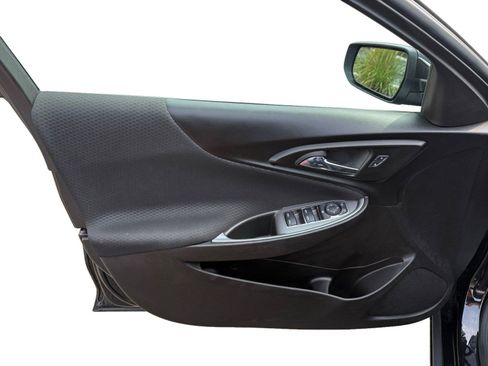 Used 2023 Chevrolet Malibu LT FWD image 9