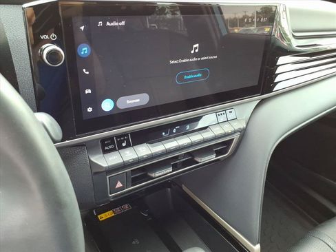 Used 2025 Toyota Camry XSE FWD image 33
