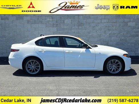 Used 2024 Alfa Romeo Giulia Ti w/ Active Assist Plus Package AWD/4WD image 6