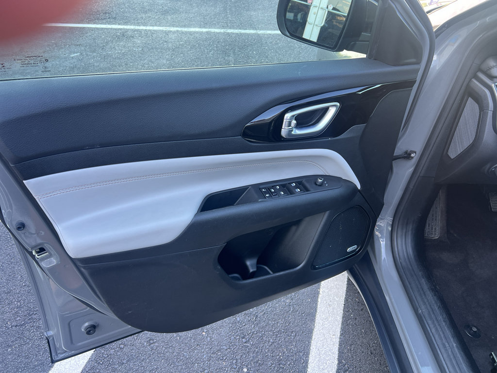 Used 2023 Jeep Compass Limited w/ Sun and Sound Group AWD/4WD image 22