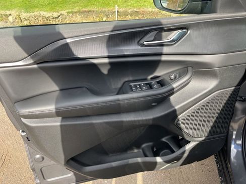 New 2025 Jeep Grand Cherokee Laredo X image 18