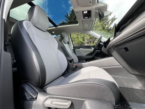 New 2026 Volkswagen Tiguan SE image 12