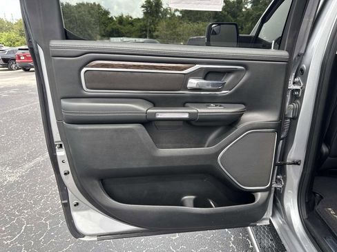 Used 2019 RAM 1500 Laramie image 12