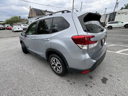 Certified 2022 Subaru Forester Premium image 4