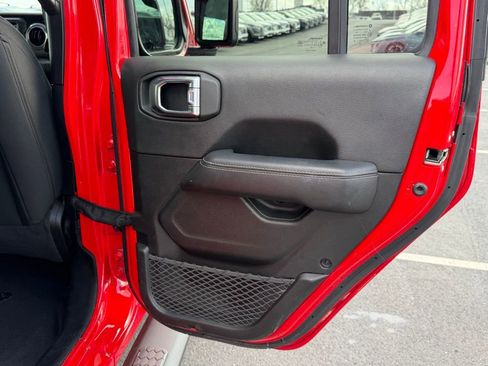 Used 2021 Jeep Wrangler Unlimited Sahara image 18