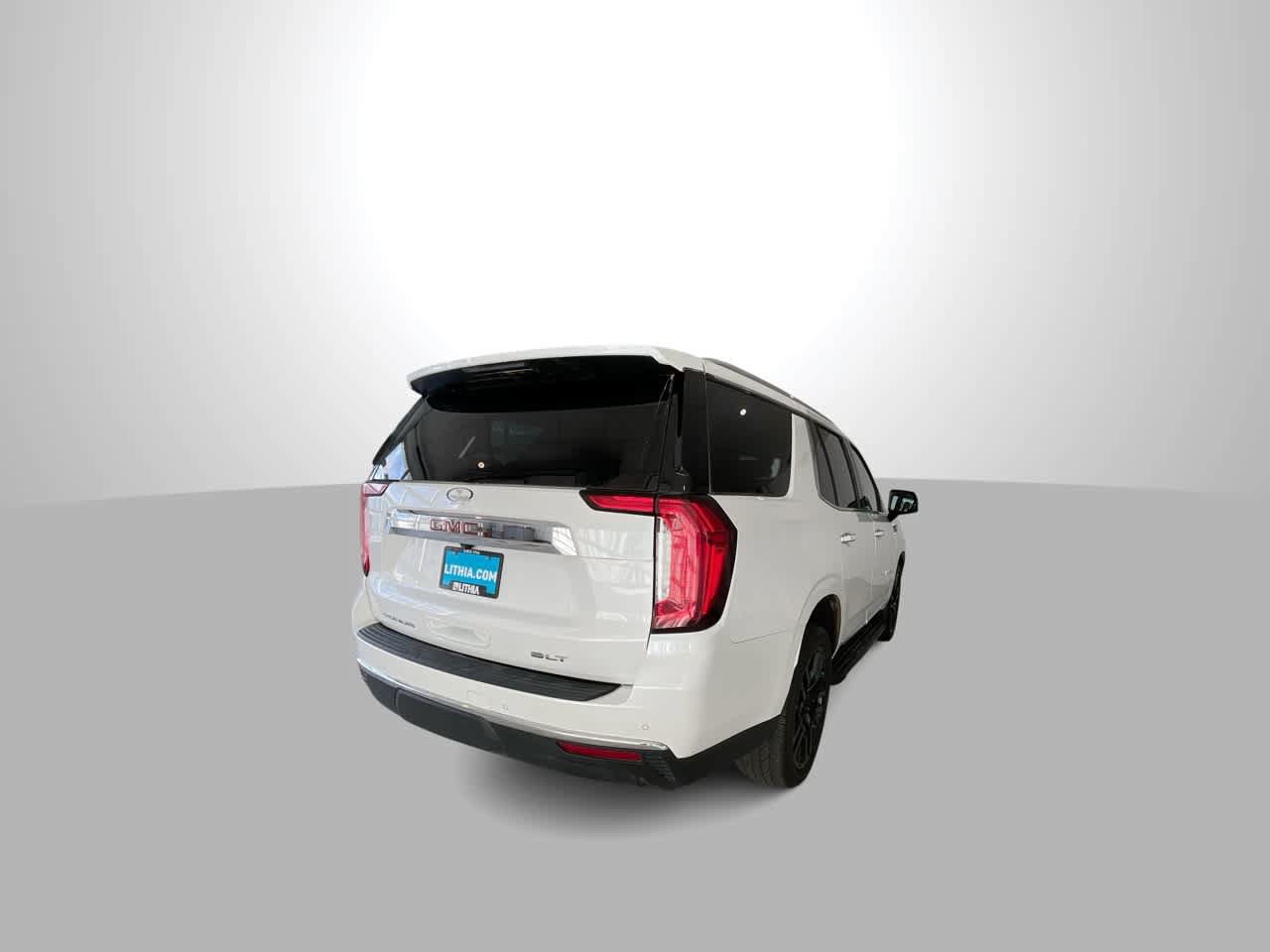 Used 2023 GMC Yukon SLT w/ SLT Luxury Package AWD/4WD image 8
