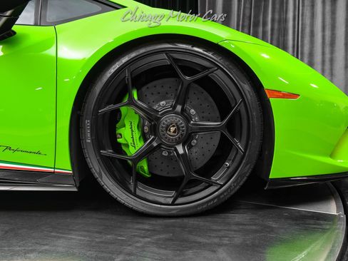 Used 2018 Lamborghini Huracan Performante AWD/4WD image 49
