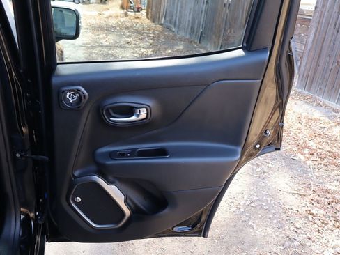 Used 2018 Jeep Renegade Limited w/ UConnect 8.4 Nav Group image 25