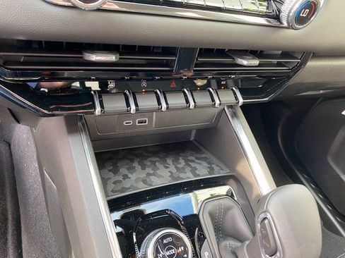 New 2025 GMC Canyon Elevation w/ Convenience Package AWD/4WD image 22