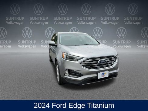 Used 2024 Ford Edge Titanium image 3