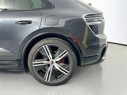 Certified 2024 Porsche Macan Turbo Electric AWD/4WD image 12