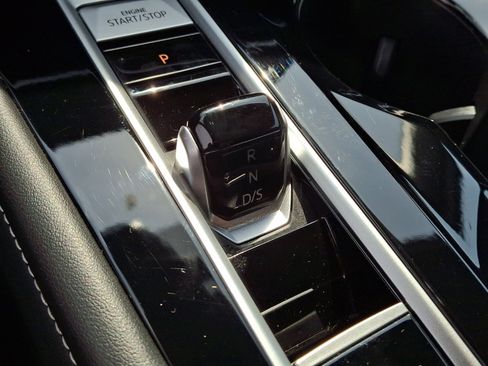 Certified 2024 Volkswagen Atlas SE image 17