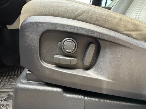 Used 2020 Land Rover Defender 110 SE image 23