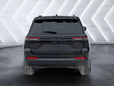 New 2026 Jeep Grand Cherokee Altitude AWD/4WD image 21
