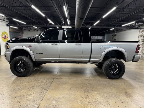 Used 2024 RAM 3500 Limited AWD/4WD image 4