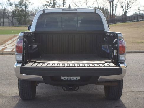 Used 2023 Toyota Tacoma TRD Off-Road image 16