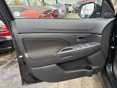 Used 2017 Mitsubishi Outlander Sport LE image 10