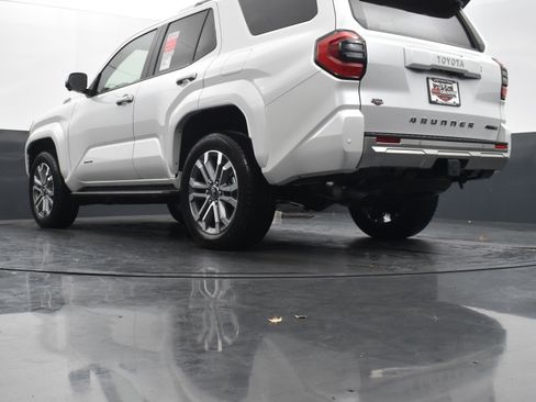 Used 2025 Toyota 4Runner Limited image 38