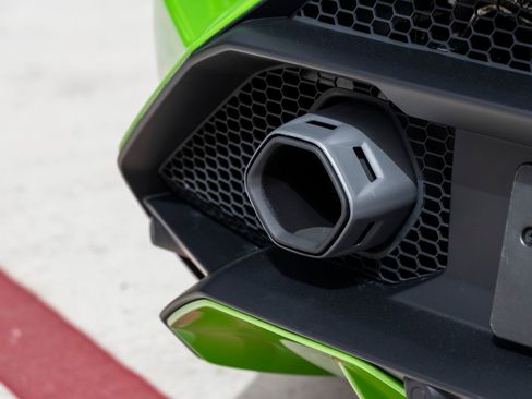 Used 2023 Lamborghini Huracan Tecnica RWD image 15