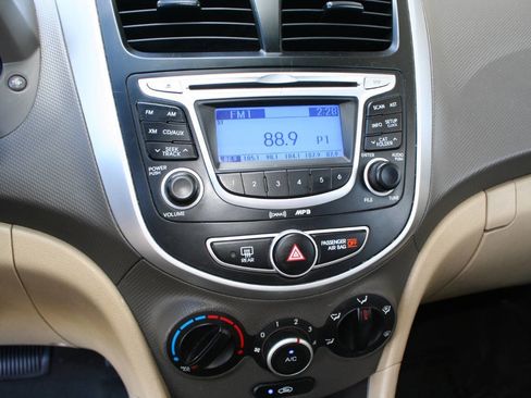 Used 2013 Hyundai Accent GLS image 16