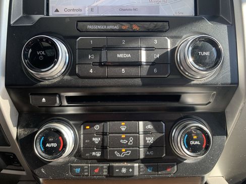 Used 2017 Ford F150 Lariat w/ Equipment Group 502A Luxury image 29