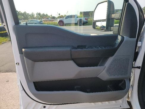 Used 2025 Ford F550 4x4 Crew Cab Super Duty image 8
