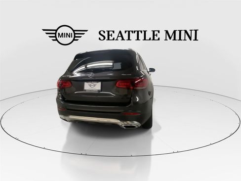 Used 2020 Mercedes-Benz GLC 300 4MATIC w/ Premium Package image 10