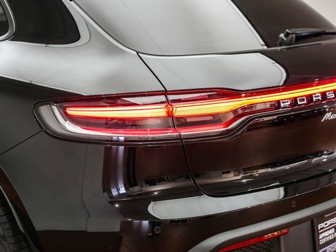 Certified 2024 Porsche Macan AWD/4WD image 12