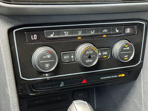 Used 2023 Volkswagen Atlas SE w/ Panoramic Sunroof Package FWD image 21