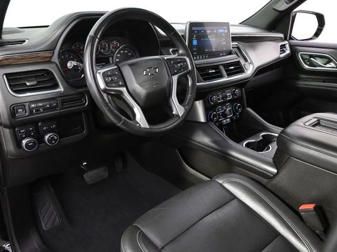 Used 2021 Chevrolet Suburban Z71 w/ Luxury Package AWD/4WD image 12