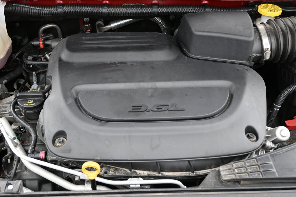 Used 2025 Chrysler Pacifica Limited FWD image 41