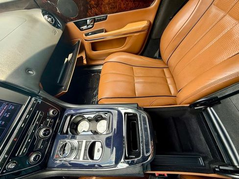 Used 2012 Jaguar XJ RWD image 21
