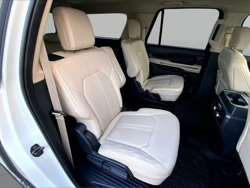 Certified 2023 Ford Expedition Max Platinum RWD image 40