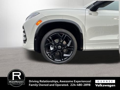 New 2026 Volkswagen Tiguan SE R-Line image 11