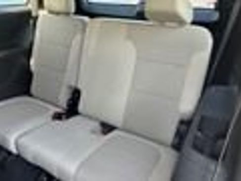 Used 2023 Chevrolet Traverse LS image 9