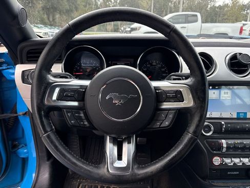 Used 2017 Ford Mustang Premium image 18