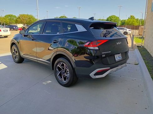 Used 2025 Kia Sportage LX AWD/4WD image 3