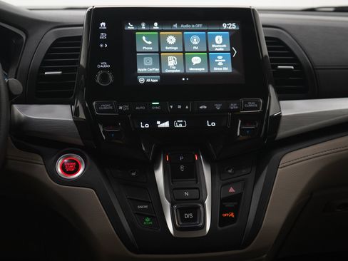 Used 2018 Honda Odyssey EX image 18
