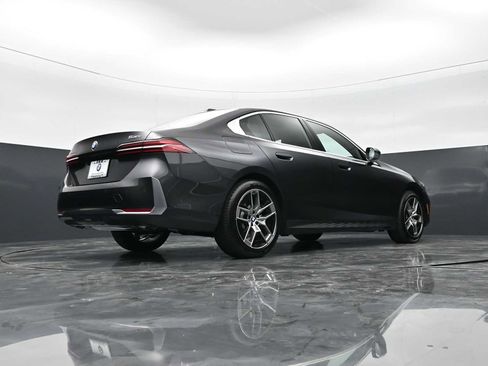 New 2026 BMW 530i w/ Convenience Package RWD image 29