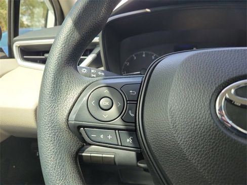 Used 2023 Toyota Corolla LE image 14