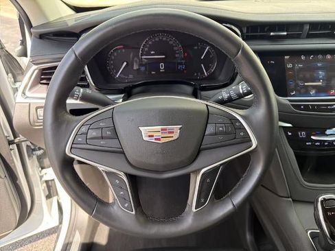 Used 2017 Cadillac XT5 Luxury w/ Driver Awareness Package FWD image 25